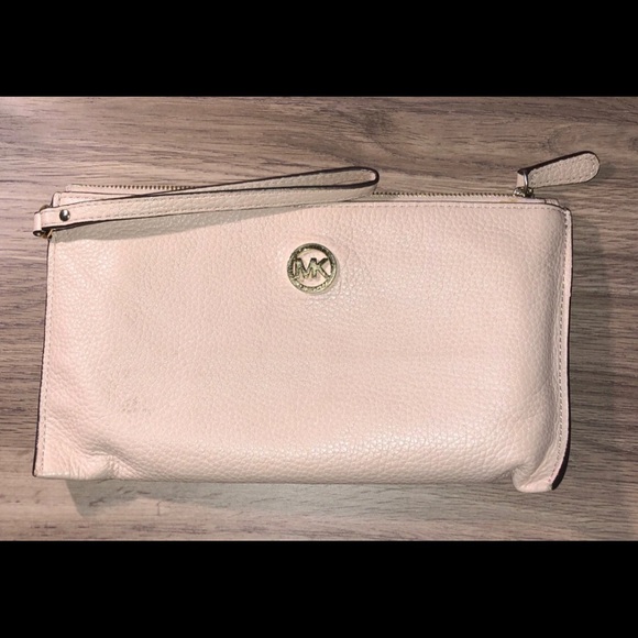 Michael Kors Wristlet - Light Pink - Picture 1 of 6